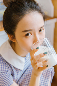 被多人玩弄的烂货苏妖精